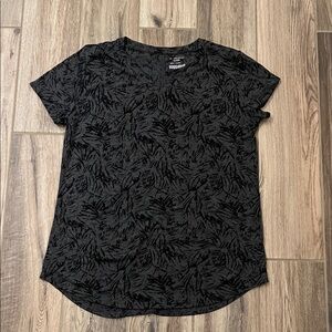 Tek Gear Black Pattern Short Sleeve Top